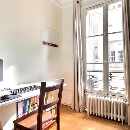 Dans Un 12 Appartement *