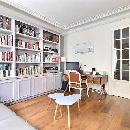 Appartement Dans Un 12 *